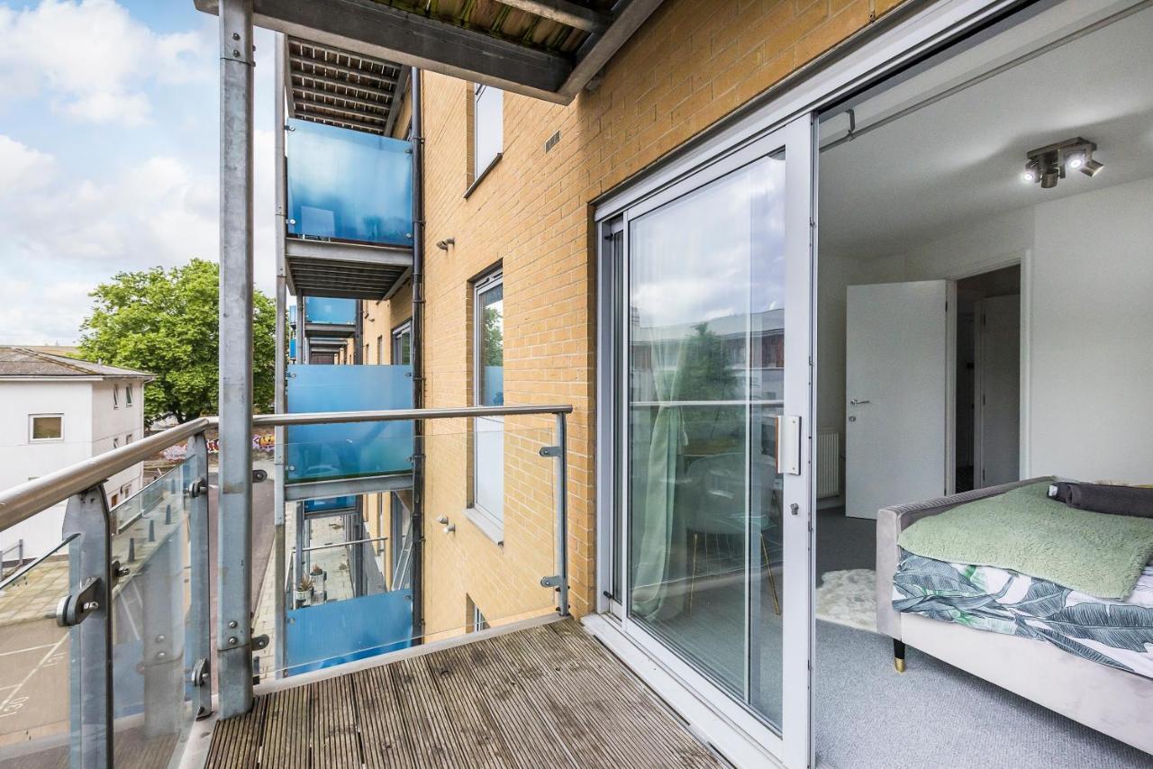 Bow Wharf Apartments London Eksteriør bilde